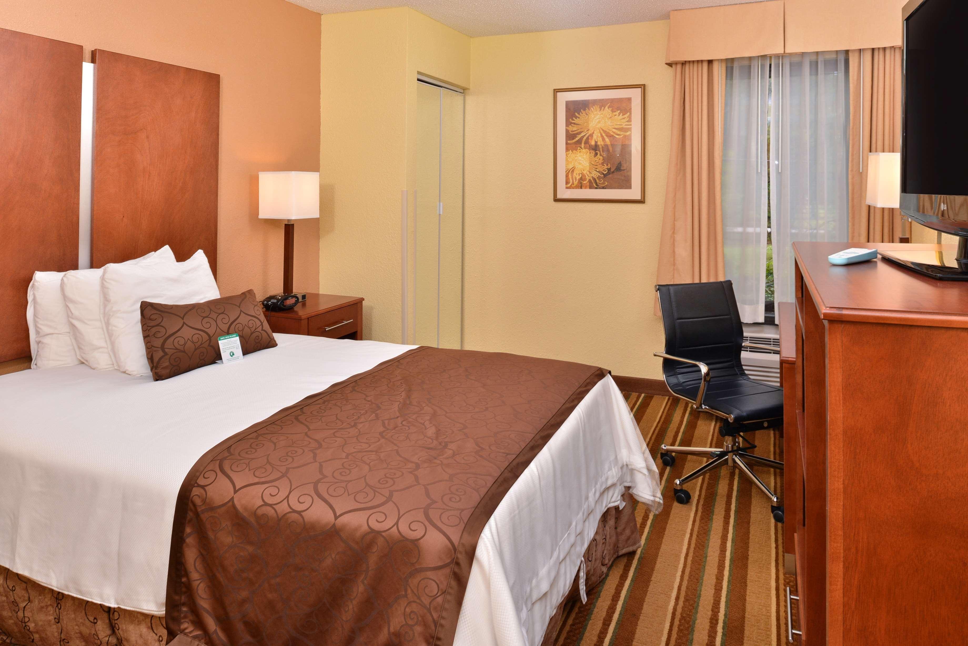 Best Western Plus Richmond Sandston Eksteriør bilde