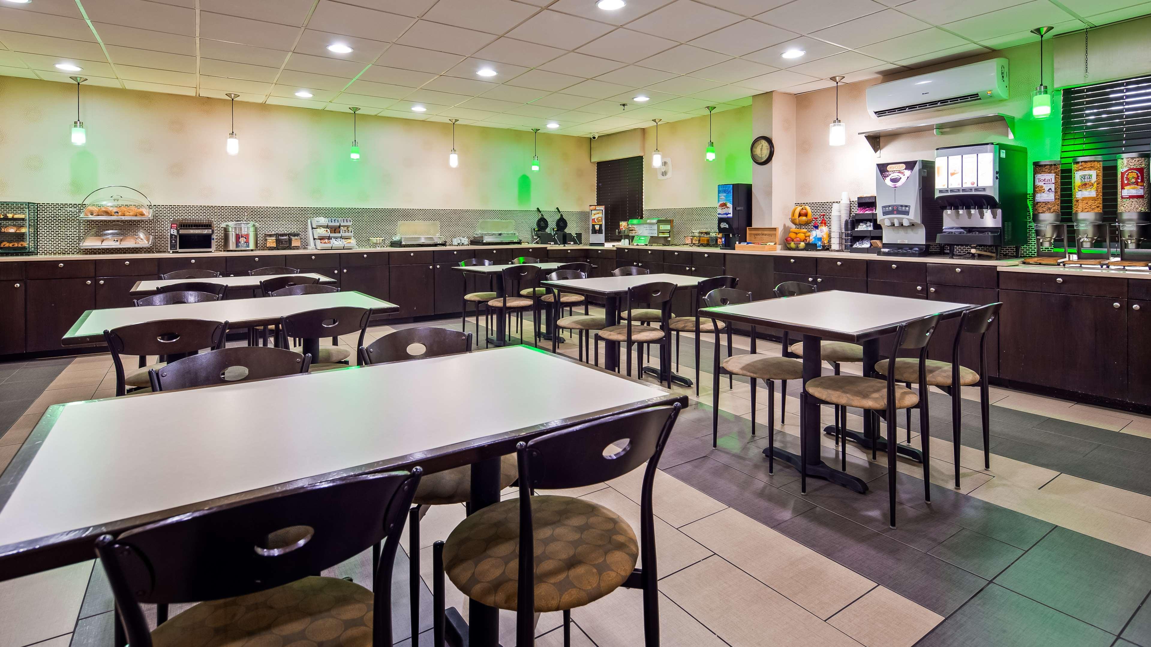 Best Western Plus Richmond Sandston Eksteriør bilde